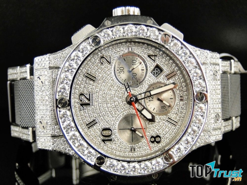 Hublot Diamond được trạm khắc bằng những viên kim cương lấp lánh