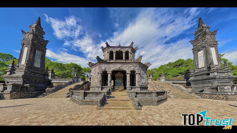 Huế là nơi mà đi đâu cũng thấu