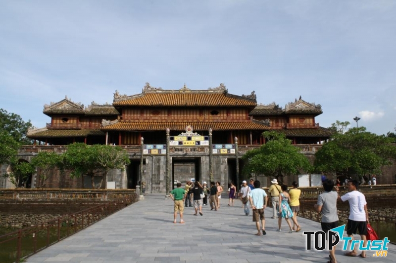 Huế là nơi mà đi đâu cũng thấu