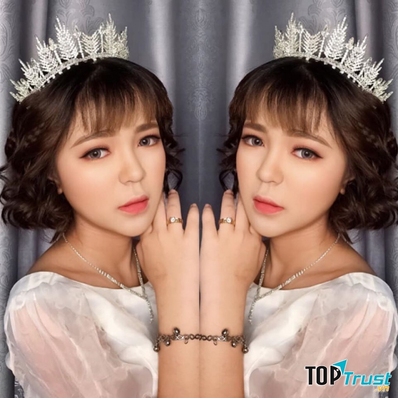 Huệ Make Up