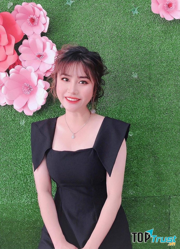 HUE TRAN MAKEUP & HAIR