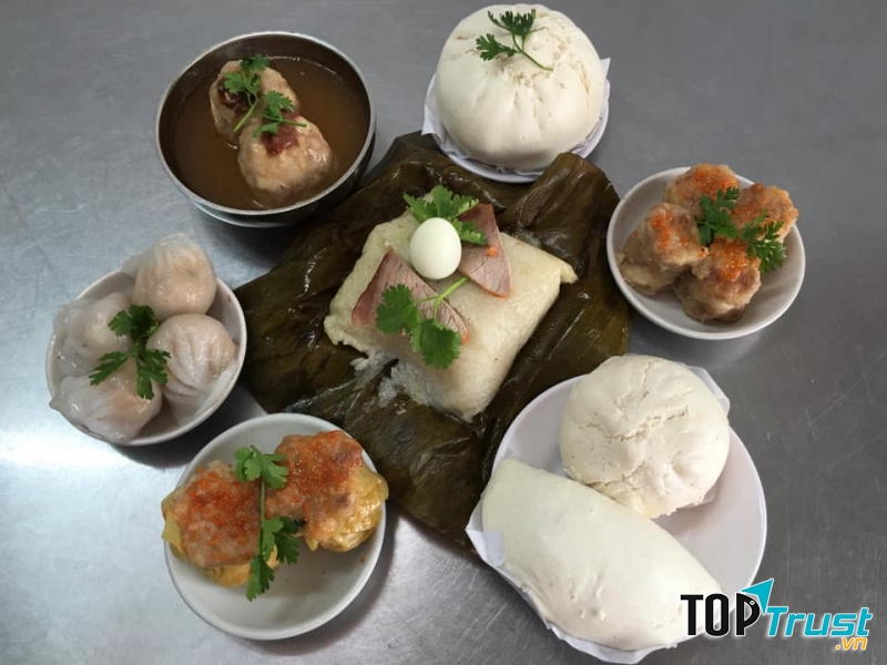 Đồ ăn ở đây được đánh giá là rất ngon, menu đa dạng