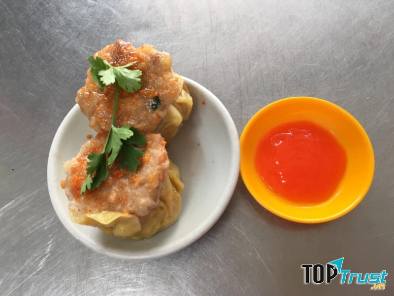 Nhân viên của quán nhanh nhẹn và thân thiện