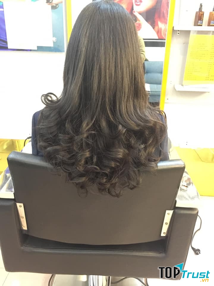 Hùng Thời Đại Hair Salon