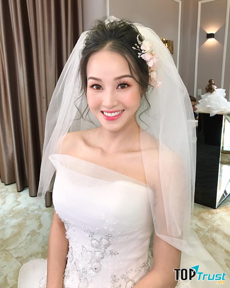Huong Victoria Makeup & Bridal Limited