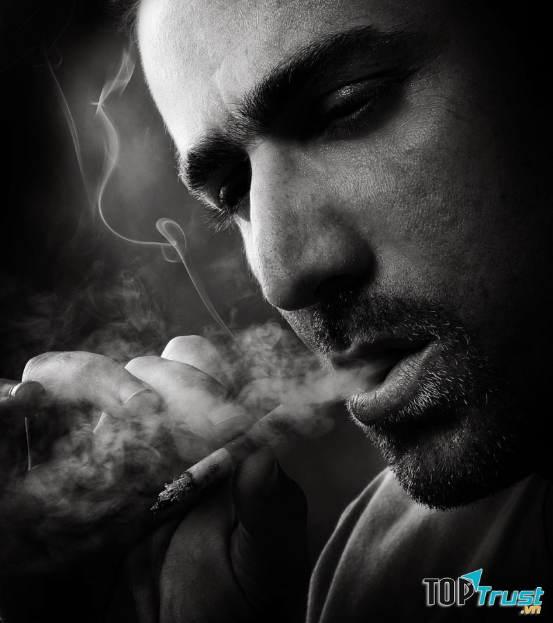 Hút thuốc lá khi ăn xong