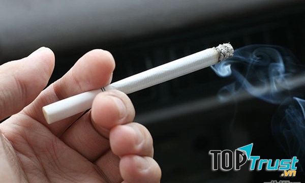 Khói thuốc khiến bệnh cảm trầm trọng hơn
