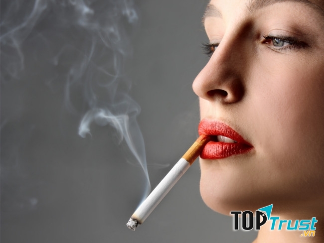 Không chỉ riêng đàn ông, phụ nữ hút thuốc cũng ảnh hưởng rất nhiều đến sức khỏe sinh sản.