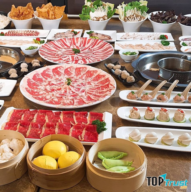 Buffet hấp dẫn tại nhà hàng