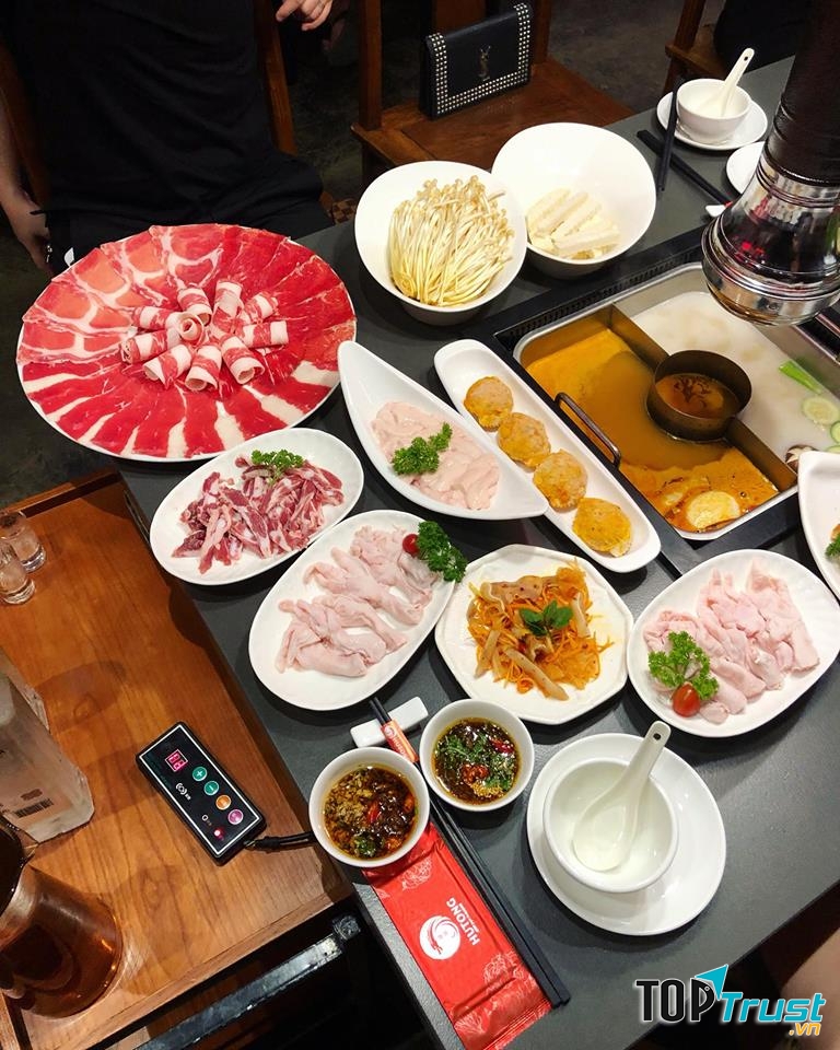 Hutong – Phó Đức Chính