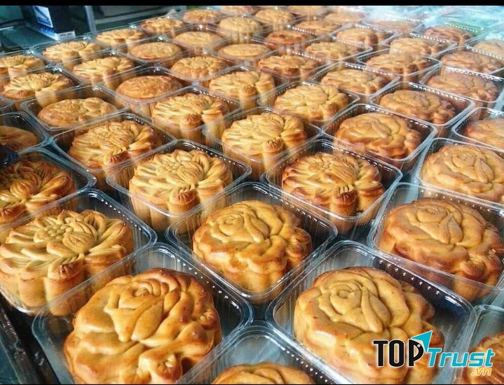 Bánh ở đây được khách đánh giá là vừa ngon, vừa đảm bảo chất lượng mà giá cả lại rất hợp lý.