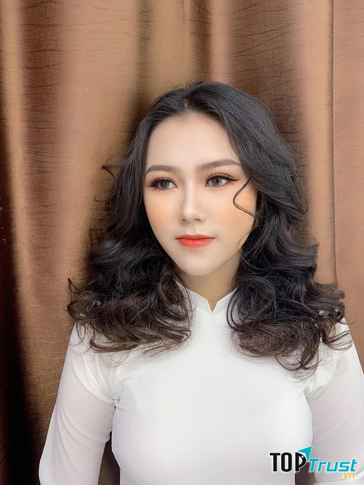 Huyen Make Up