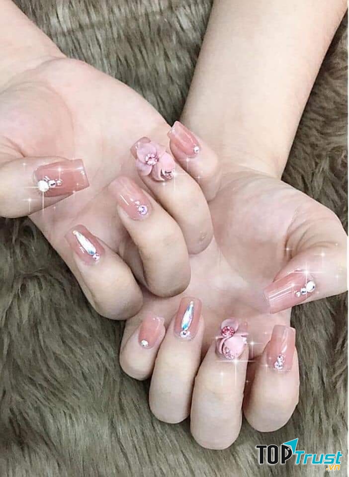 Huyền Nail Mi