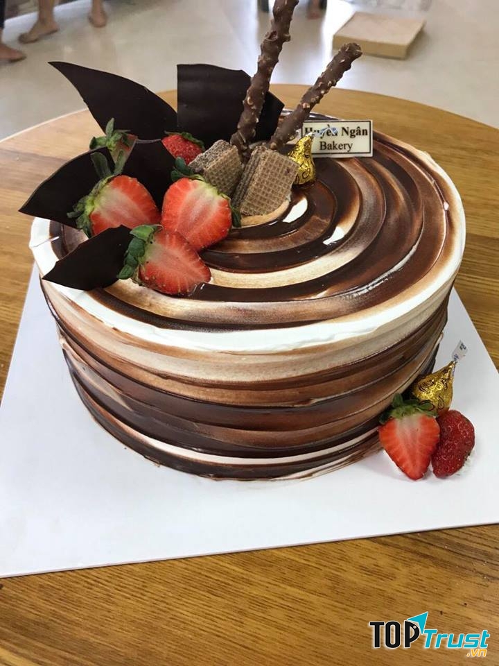 Bánh sinh nhật của Huyền Ngân Bakery rất đẹp mắt và thơm ngon