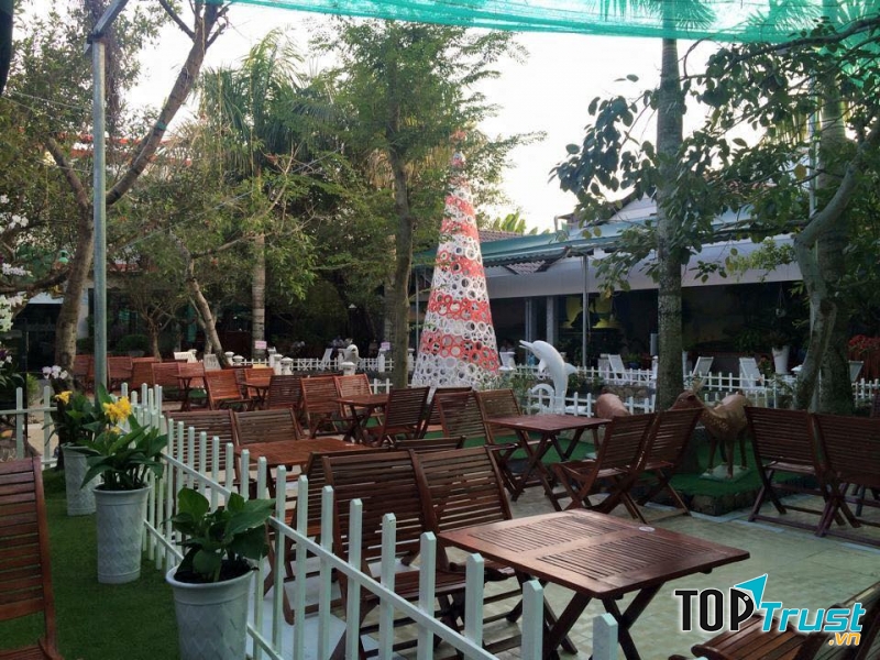 Huỳnh Hương Cafe