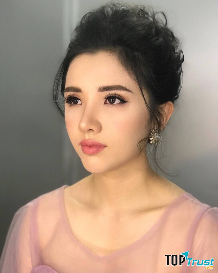 Huỳnh Hương make up