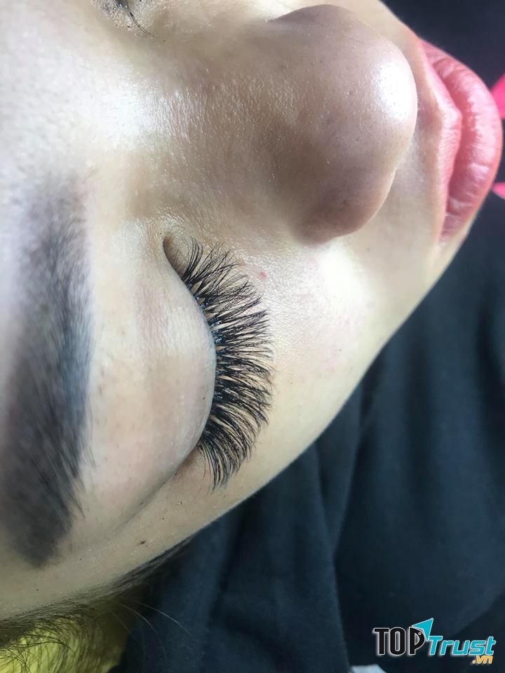 Huỳnh Ngân Nối Mi