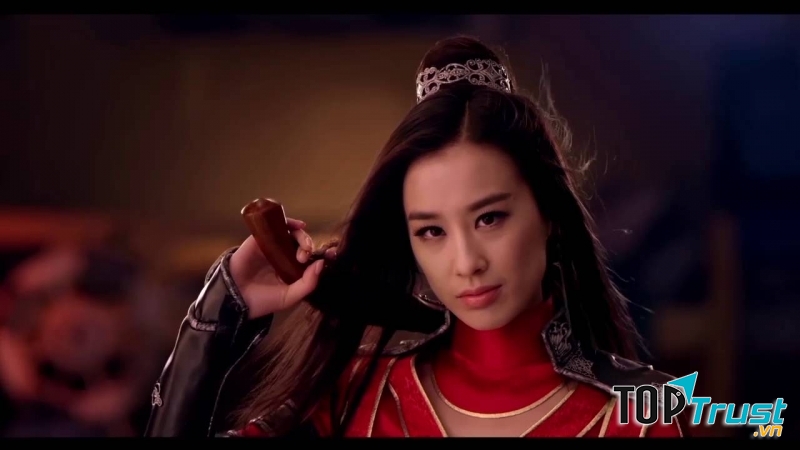Huỳnh Thánh Y với tạo hình cổ trang.