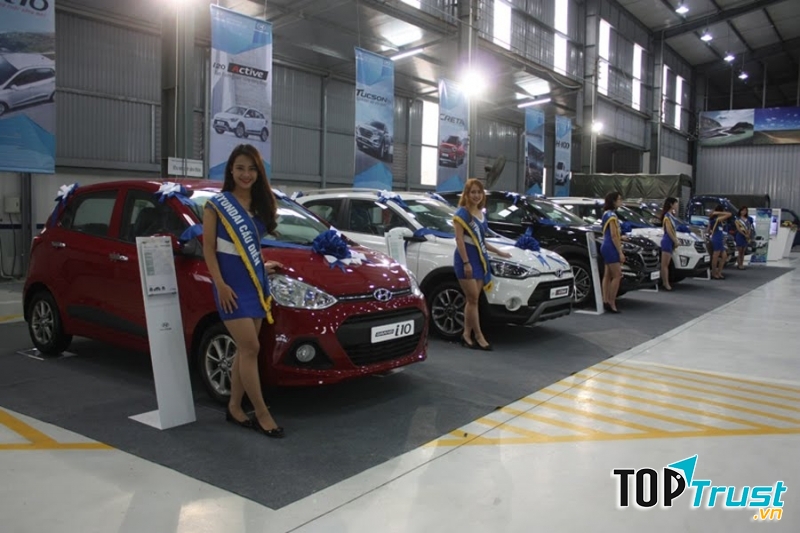 Triển lãm xe Hyundai Cầu Diễn