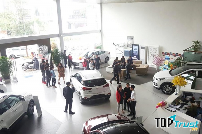 Khu vực trưng bày xe Hyundai Sông Hàn