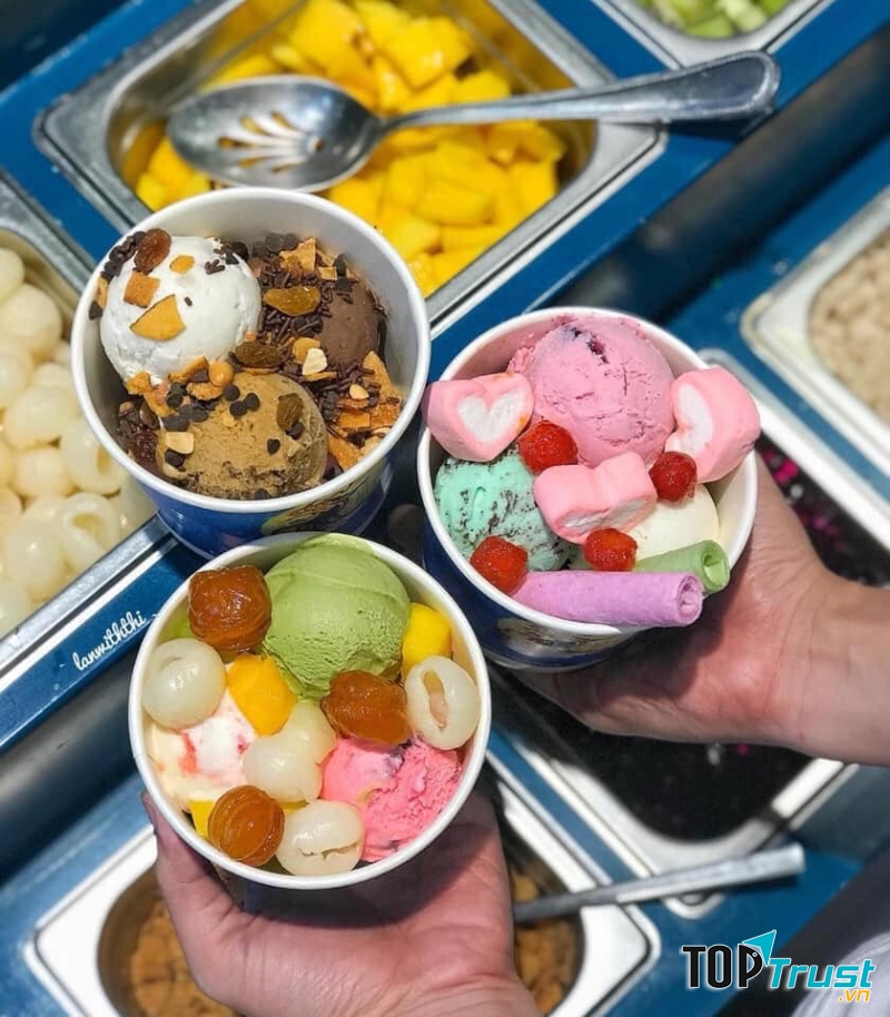 Không chỉ có nhiều loại kem, I Love Kem còn mang đến đa dạng topping để bạn thêm hương vị cho phần kem của mình.