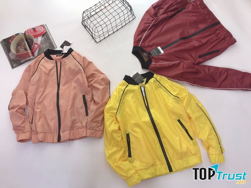 Những chiếc áo đầy cá tính năng động, thoải mái cho người mặc