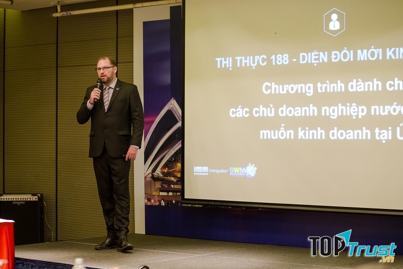 Là công ty tiên phong đầu tiên tại Việt Nam từ năm 2005 về lĩnh vực di trú và quốc tịch nước ngoài,