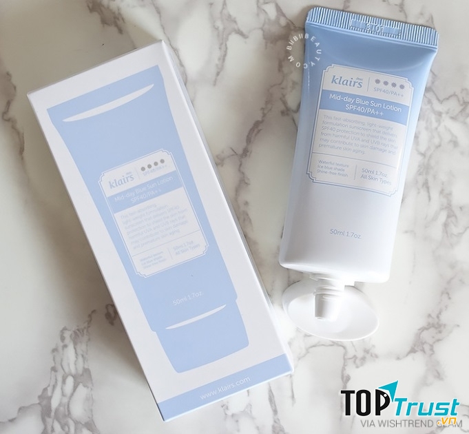 Sản phẩm nổi bật với thiết kế bao bì là màu xanh chủ đạo