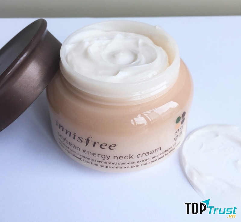 chất kem màu trắng