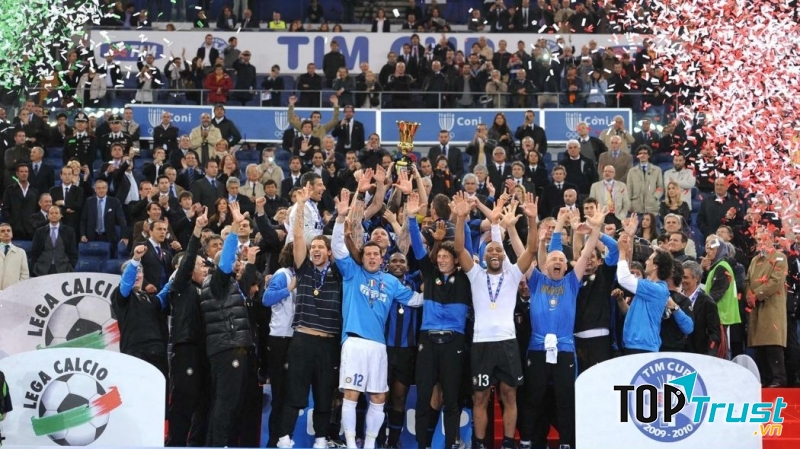 Inter hoàn tất cú ăn 3 năm 2010