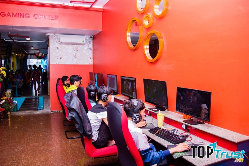 Internet Gaming Center