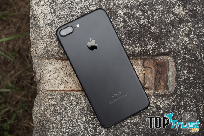 Cụm camera kép trên iPhone 7 Plus thật sự rất xuất sắc với khả năng xóa phông
