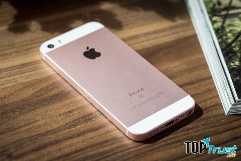 iPhone SE tuy nhỏ nhưng có võ
