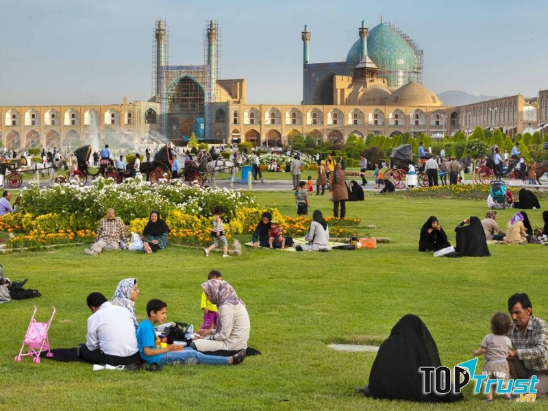 Hơn 98% dân số Iran theo đạo Hồi (Nguồn: Sưu tầm)