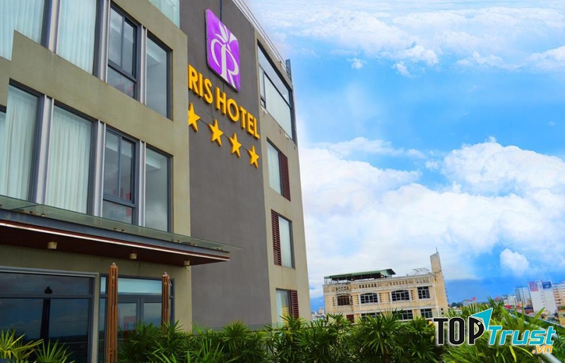 Iris Sky Bar trực thuộc khách sạn Iris - một trong những khách sạn đẳng cấp tại Cần Thơ