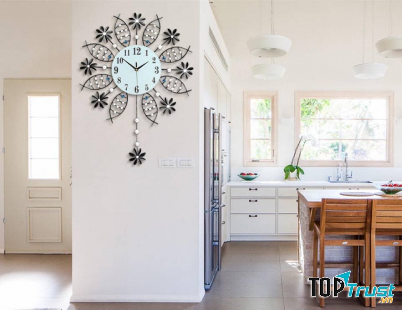Đồng hồ trang trí tại Ironstyle