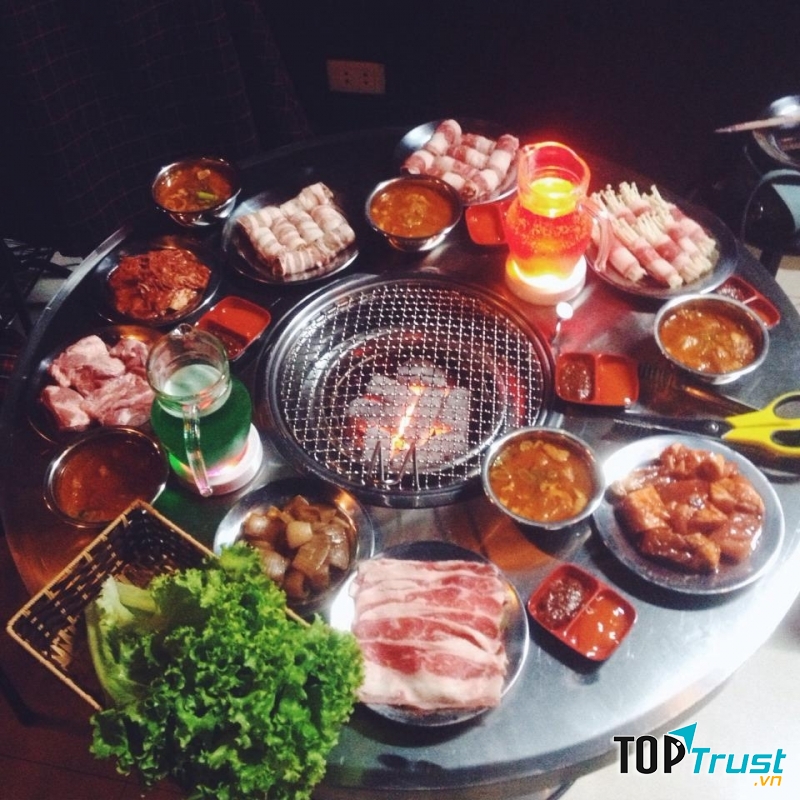 Thịt nướng và sườn nướng