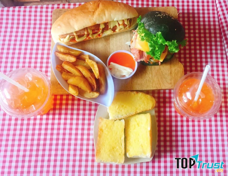 IVO DELI - Bánh Mì Hotdog & Kem Ý Gelato