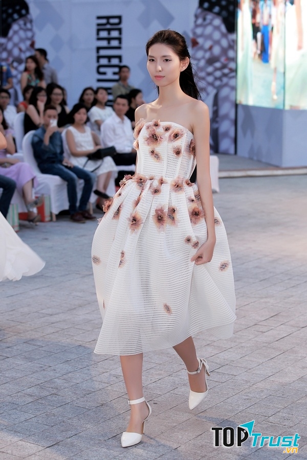 Bộ sưu tập mới của IVY Moda với cảm hứng từ hóa Poppy