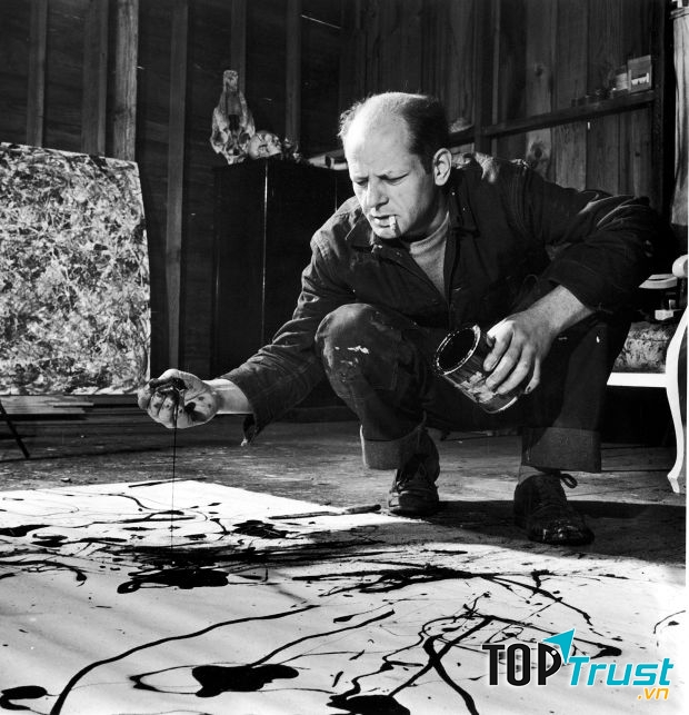 Jackson Pollock là nghệ sĩ Mỹ đầu tiên theo trường phái nghệ thuật trừu tượng.