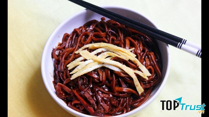 Món mỳ tương đen Hàn Quốc