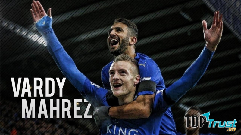 Vardy (dưới) và Mahrez là những người có công lớn nhất trong chức vô địch lịch sử của Leicester