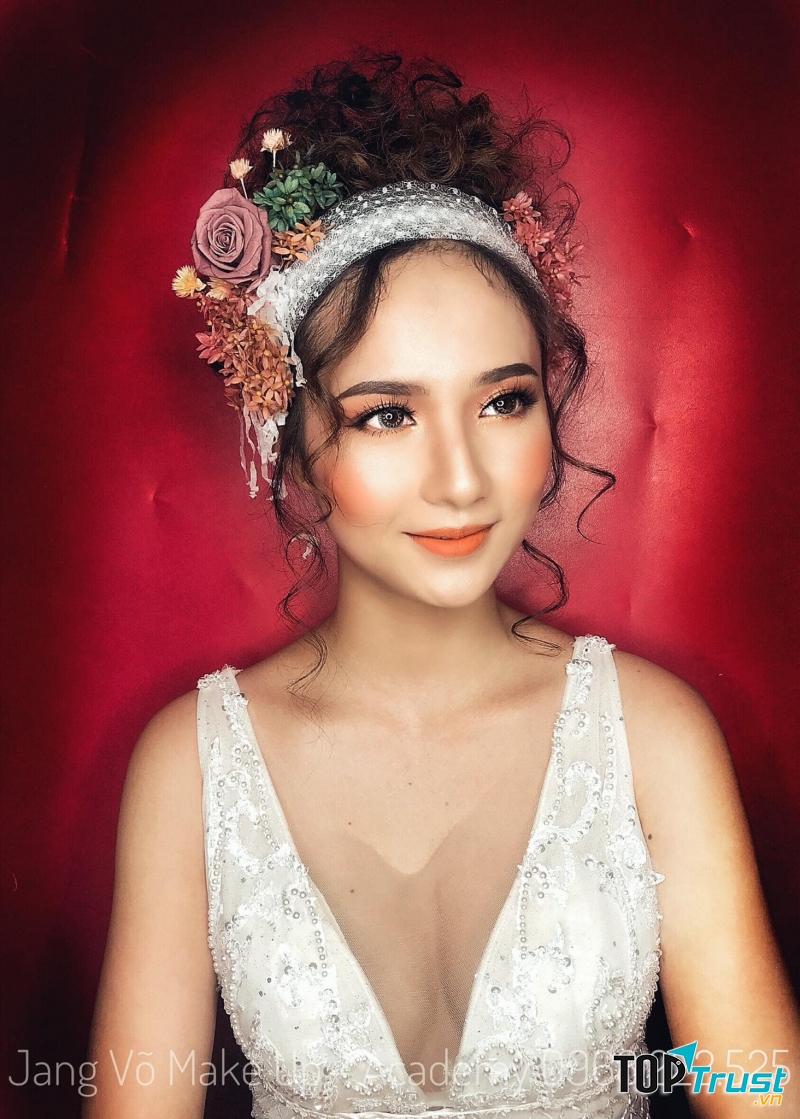 Jang Võ Makeup Academy