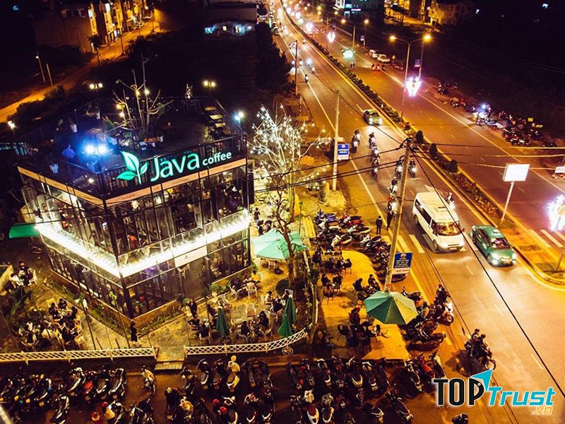 Ngắm nhìn thành phố Pleiku về đêm từ Java