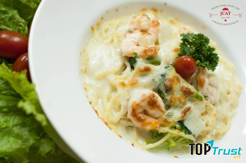 JCAT- Cá Hồi Đút Lò