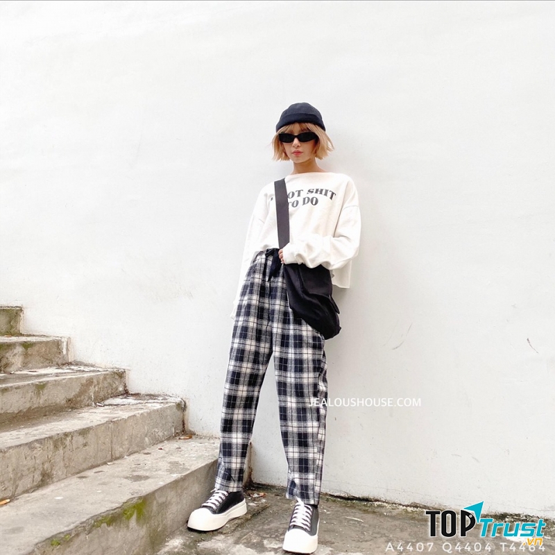 Nếu bạn đang muốn tìm những mẫu thời trang chất nhất thì hãy ghé shop ngay nhé