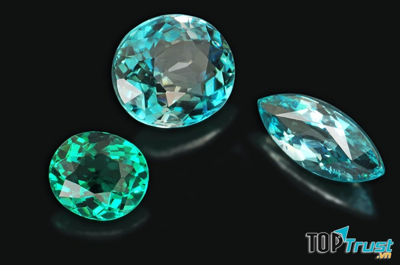 Jeremejev là tinh thể màu lam thuần khiết