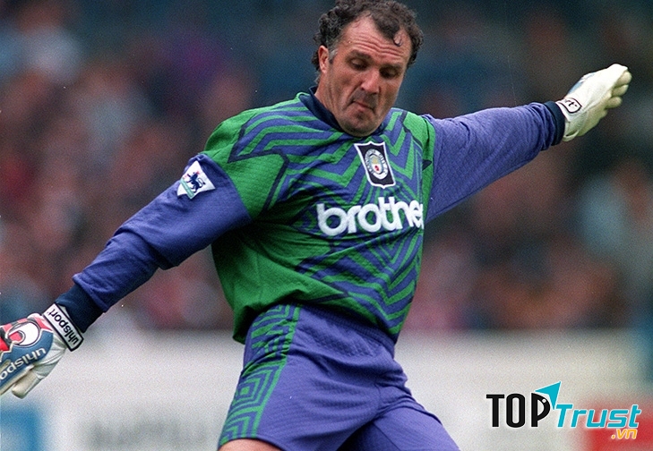 Thủ thành John Burridge