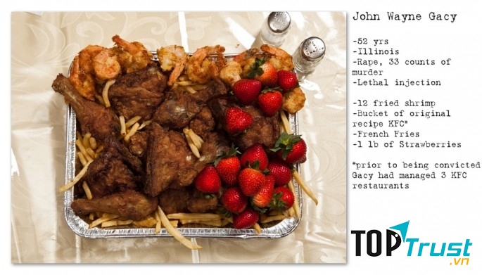 Hộp KFC có dâu tây và khoai tây chiên