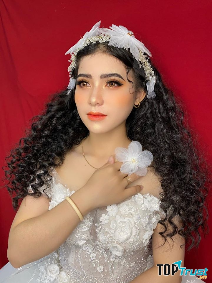 Jolie Make up & Bridal